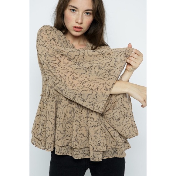 SCOTTSDALE FLUTTER SLEEVE BLOUSE - Picture 9 of 11